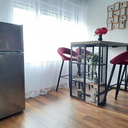 Apartman Twins Self Check In & Self Check Out Otočac المظهر الخارجي الصورة